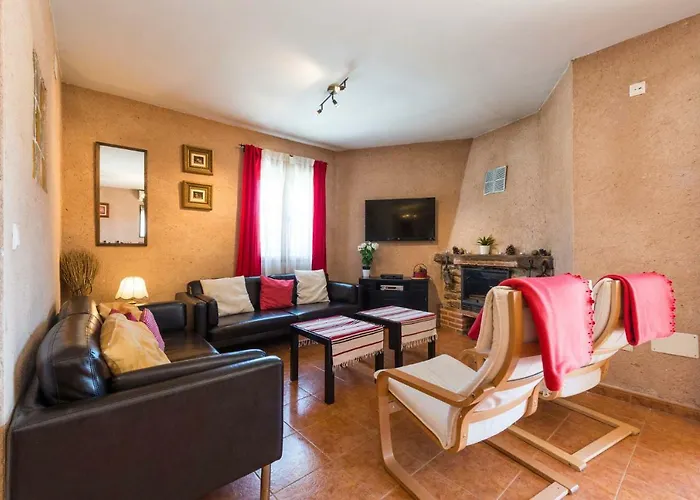 El Descanso De Lares 컨트리하우스 *